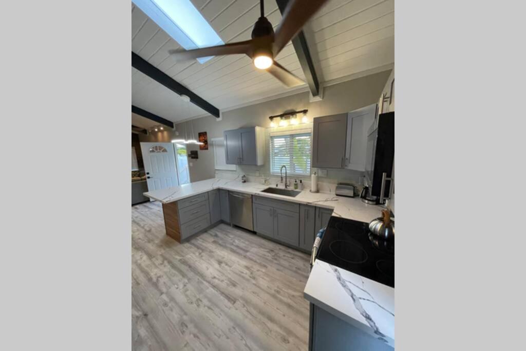Waianae Spacious 2 Bedroom Beach House With King Suite מראה חיצוני תמונה
