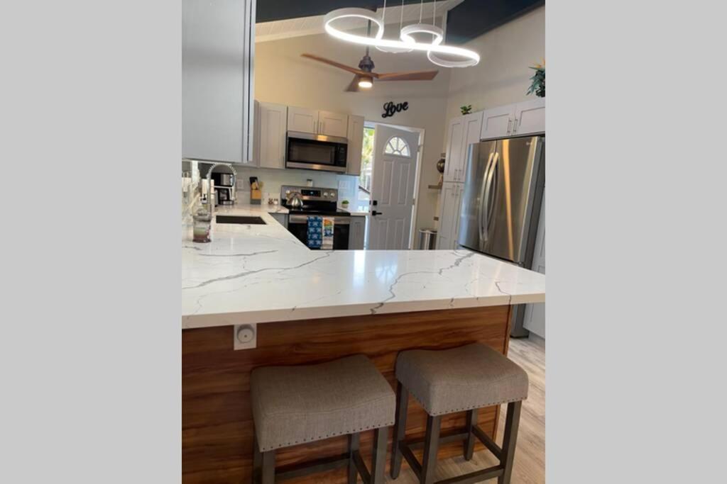 Waianae Spacious 2 Bedroom Beach House With King Suite מראה חיצוני תמונה